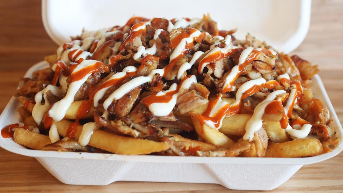 Dalam lingkungan Australia yang multikultural, kebab Turki menjadi populer namun juga kini menerima pengaruh yang berasal dari jenis kuliner lain.