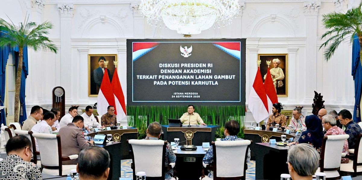 Presiden Prabowo mengundang 22 akademisi dari berbagai universitas untuk membicarakan persoalan gambut dan kebakaran hutan.